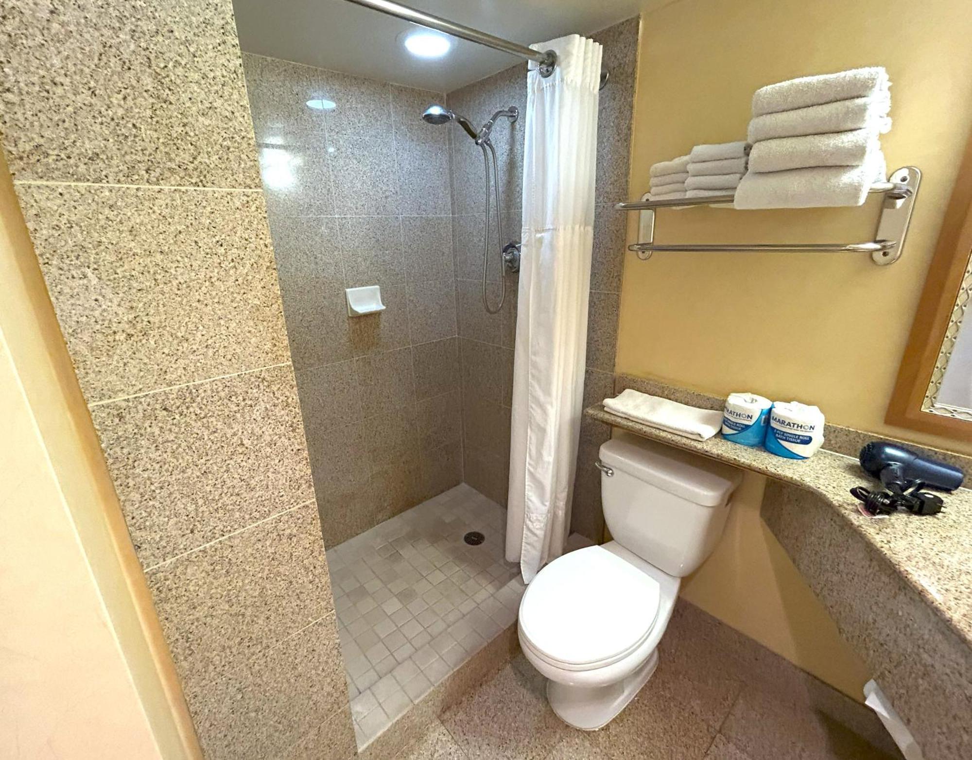 Ilikai Apt 302 - Spacious Studio With Stunning Ocean & Harbor Views Honolulu Zewnętrze zdjęcie
